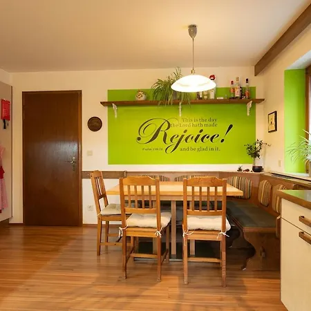 Apartamento Cozy In Sunny Village Göfis